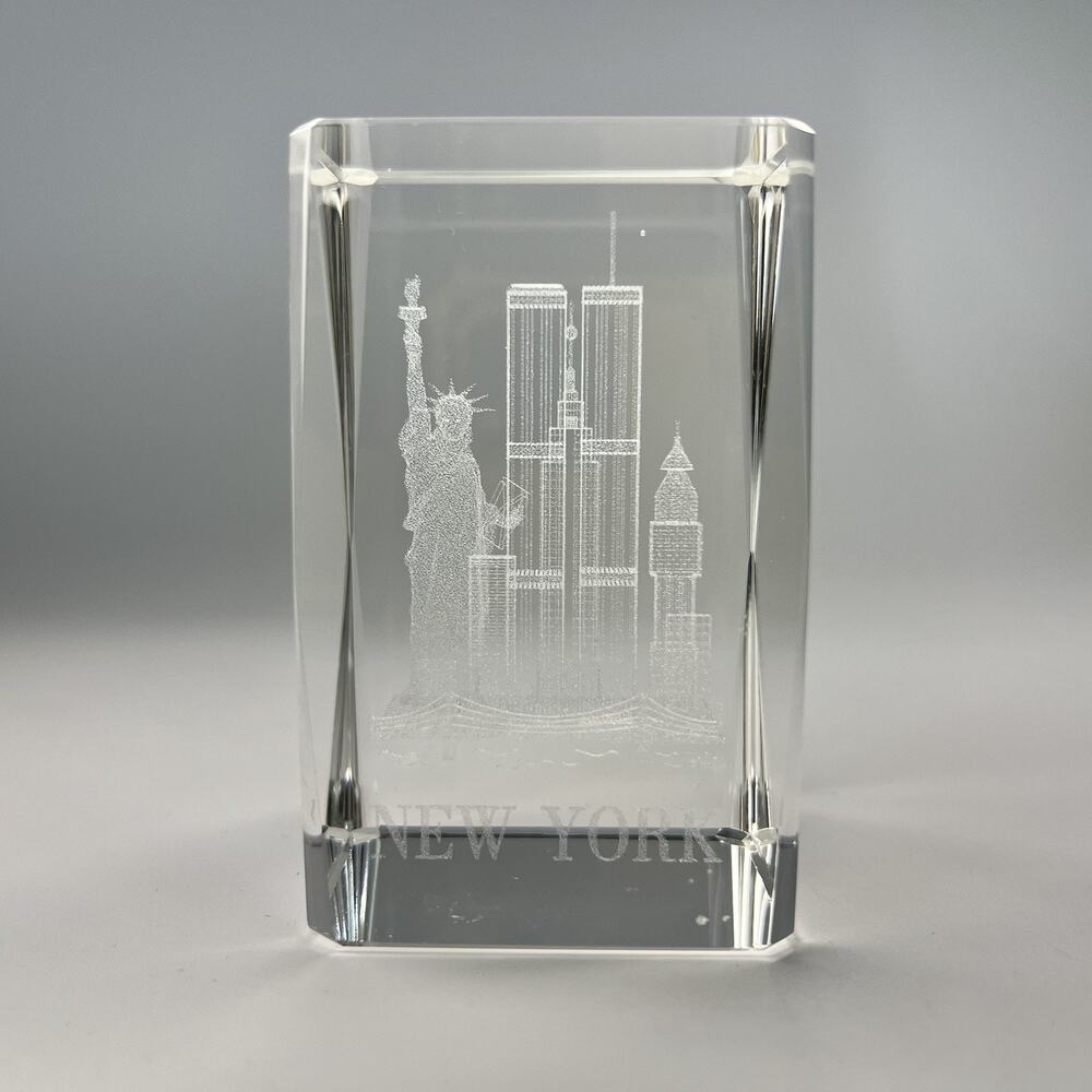 New York City Skyline Vintage Twin Towers Laser Etched Glass Paperweight PRE 911